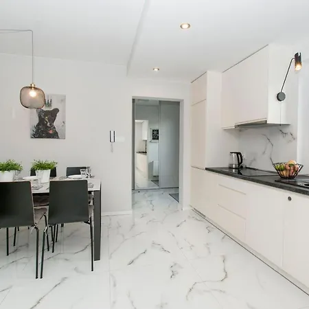 Sloneczne Tarasy Ii - アパート